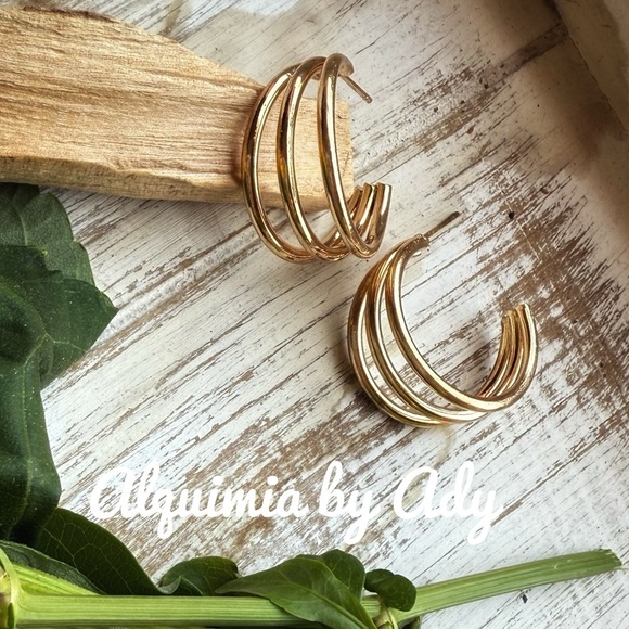 STATEMENT GOLD HOOPS - Picture 1 of 1